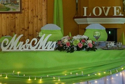 Styropor Dekoration zur Hochzeit mit 3D Logo Mr&Mrs und 3D Buchstaben Love